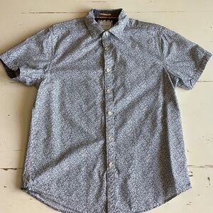 Ricky Singh Denim & Flower Navy Blue floral button down cap sleeve shirt Small